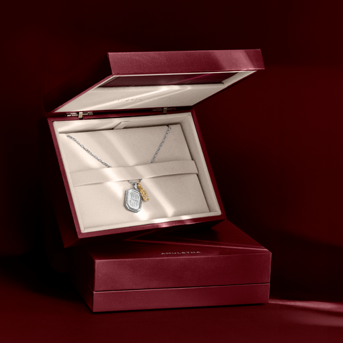 Timeless Gifts: The Art of Gifting Jewelry